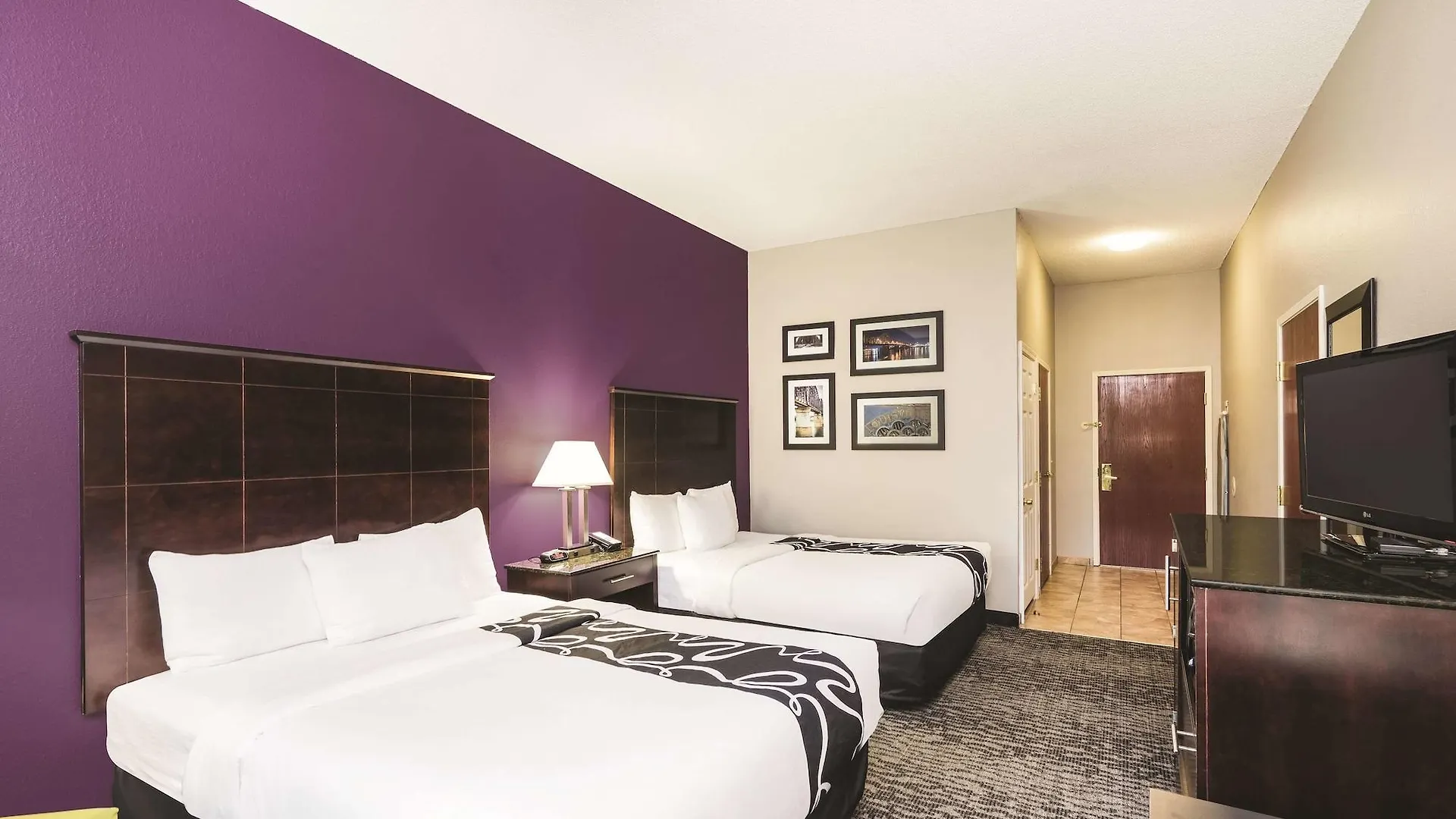 La Quinta Inn & Suites By Wyndham Louisville East