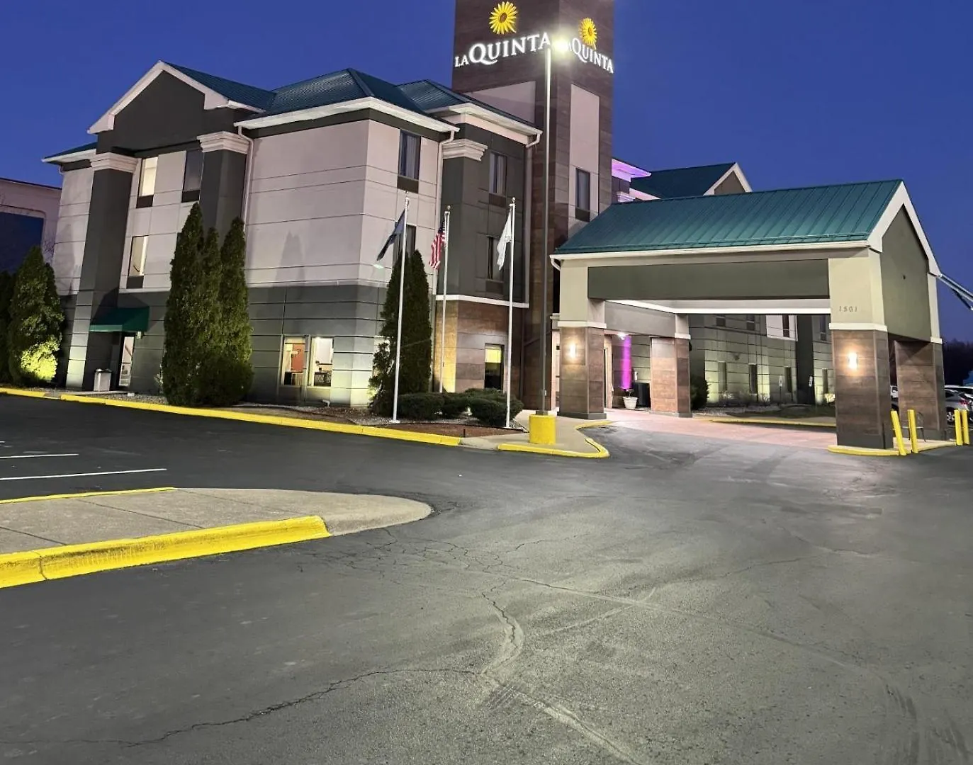 La Quinta Inn & Suites By Wyndham Louisville East 3*,  United States