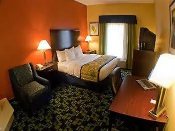 La Quinta Inn & Suites By Wyndham Louisville East